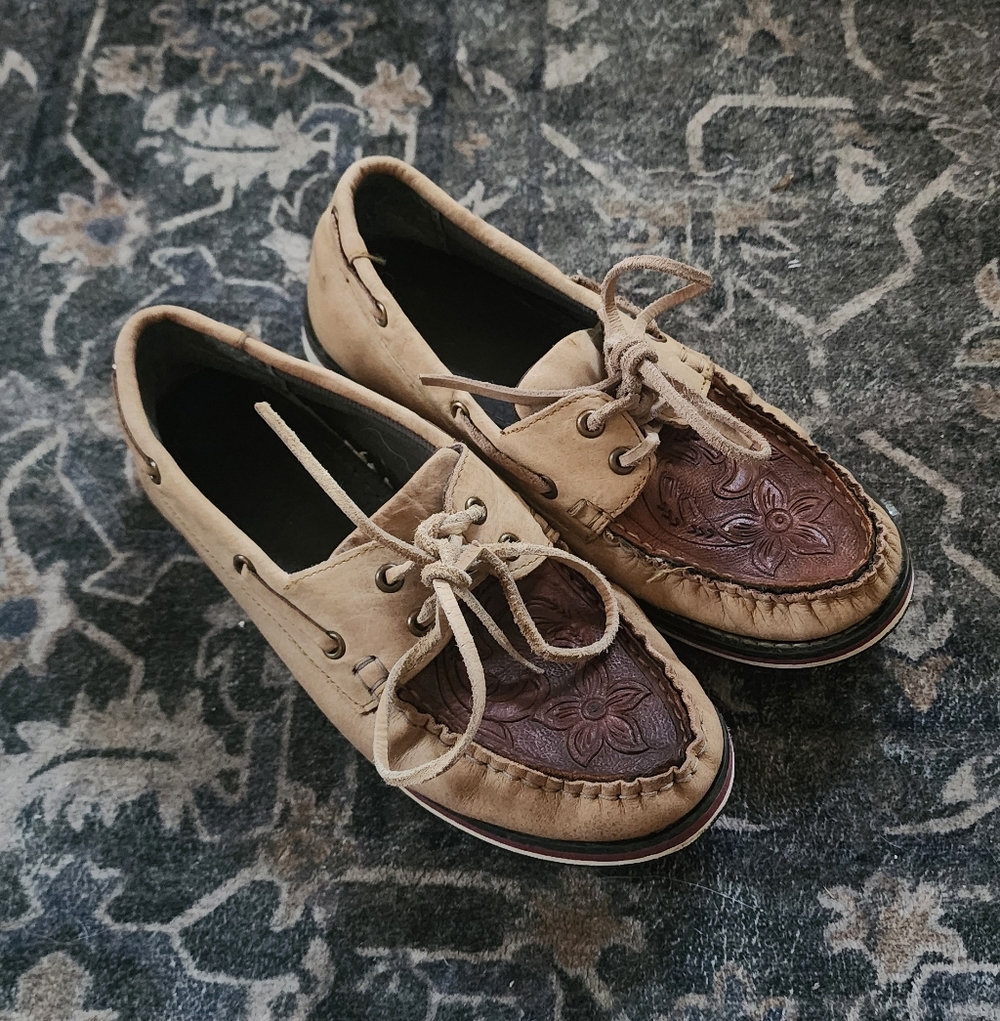 Roper Floral Tooled Loafers *Like NEW